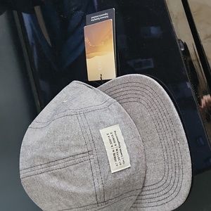 On Cloud baseball cap